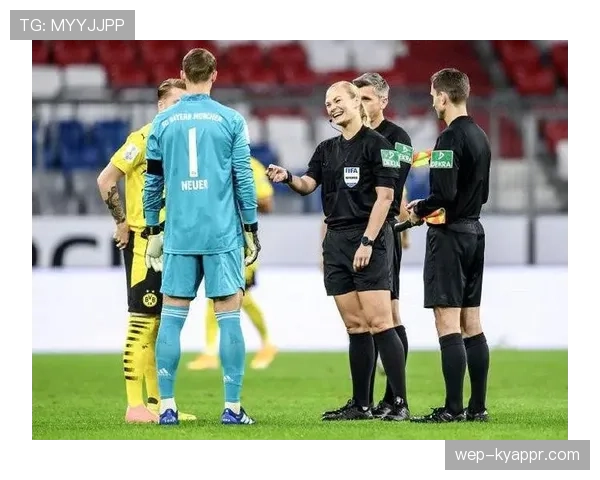 手臂位置判定如何影响足球手球犯规的裁判判罚逻辑解析